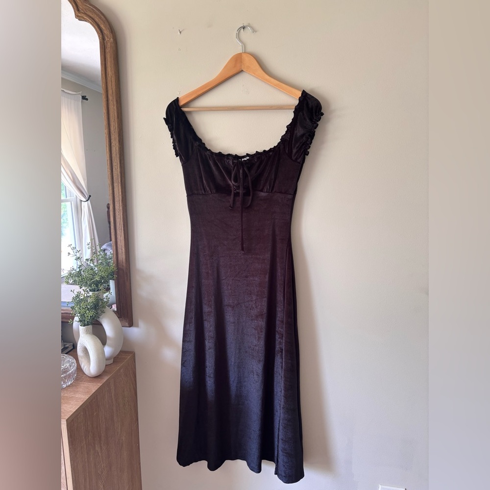 Divided Black Midi Dress with Ruched Sleeves